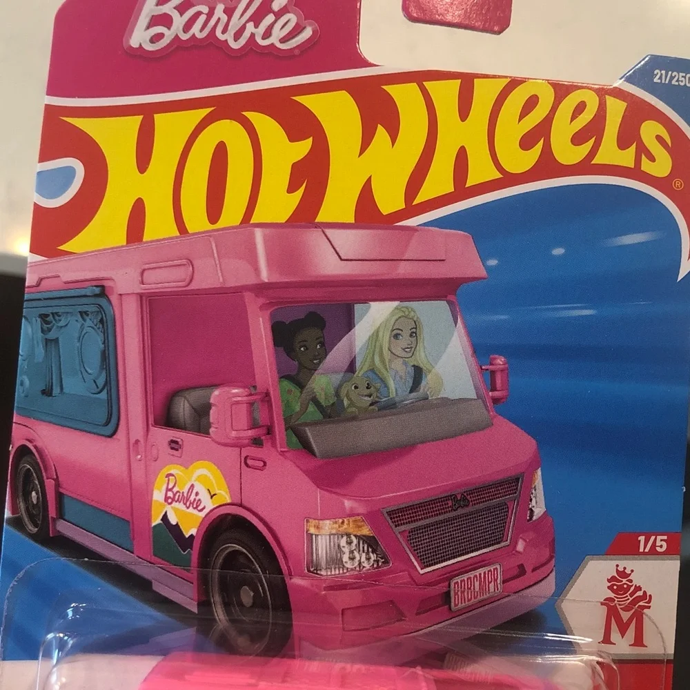 Mattel Barbie Hot Wheels Dream Camper - Pink and Blue